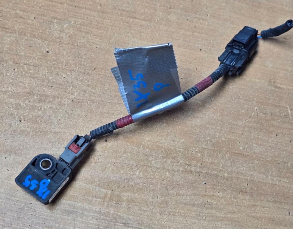 Hyundai ix35 hatchback 1.7 CRDI diesel MT 85 kW 2012  Snímač nárazu 95920-2S000