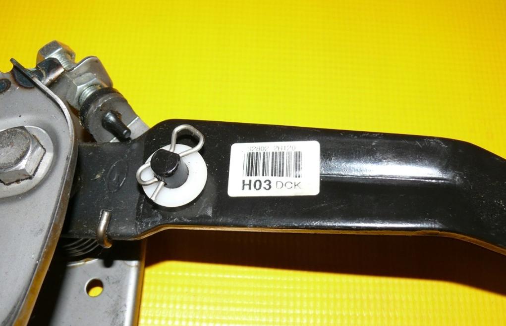 Hyundai I30 I 2007-2012 hatchback 1.6 16v petrol MT 93 kW 2009  Spojkový pedál 32802-2H120