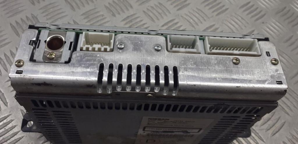 Nissan Primera P12 2001-2007 sedan 1.8 16v petrol MT 85 kW 2003  CD menič 28185-BA010