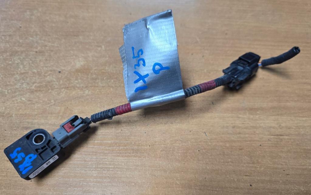 Hyundai ix35 hatchback 1.7 CRDI diesel MT 85 kW 2012  Snímač nárazu 95920-2S000