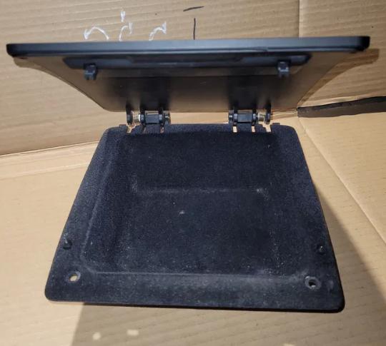 Volkswagen Touran I 2003-2015 hatchback 1.4 TSI petrol MT 103 kW 2013  Priehradka (kastlík) 1T1857921E