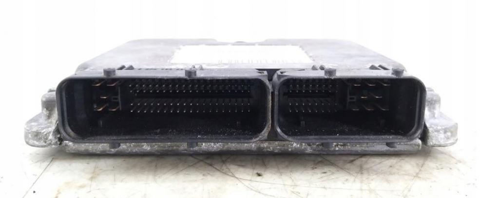 Volkswagen Bora 0  0 combi 1.6 16v petrol MT 77 kW 2001  Riadiaca jednotka motora 036906034BB