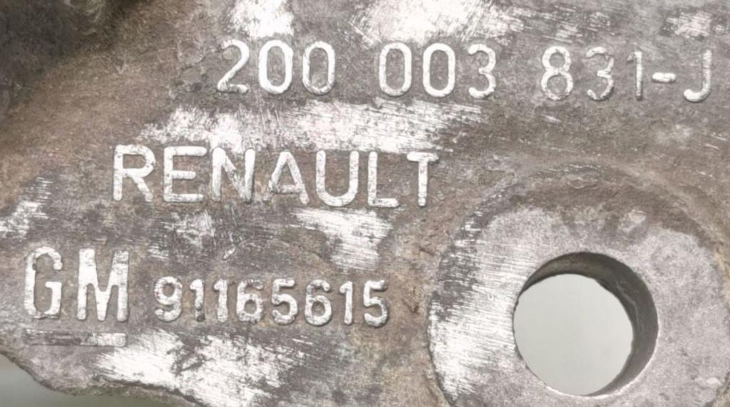 Opel Vivaro 2001-2014 1.9 DCI diesel 74 kW 2004  Držiak motora 8200003831J , 91165615