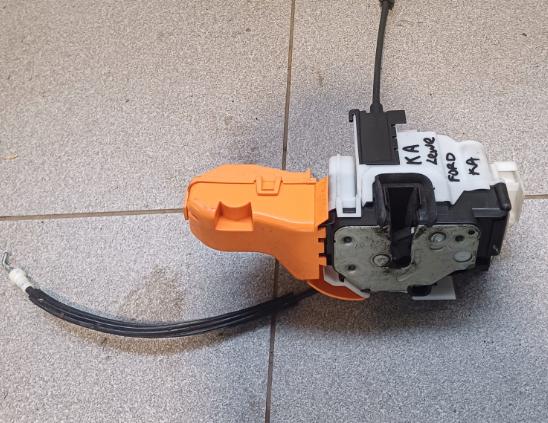 Ford Ka Mk2 2008-2016 hatchback Motorček zámku dverí predný ľavý 51794370