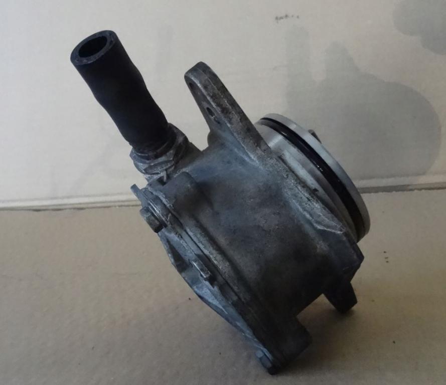 BMW 3 E46 1998-2007 sedan 2.0 D diesel MT 100 kW 1998  Vákuová pumpa 2249939 2246126