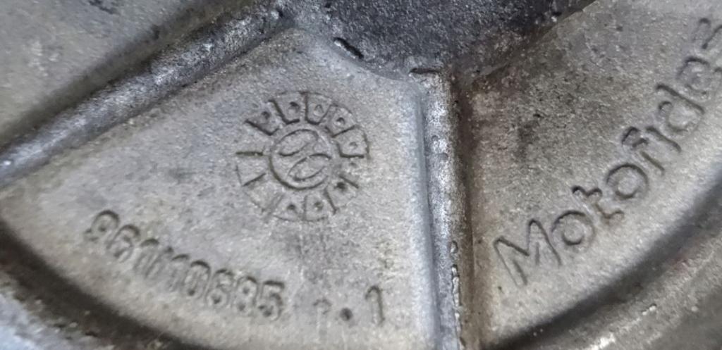 BMW 3 E46 1998-2007 sedan 2.0 D diesel MT 100 kW 1998  Vákuová pumpa 2249939 2246126