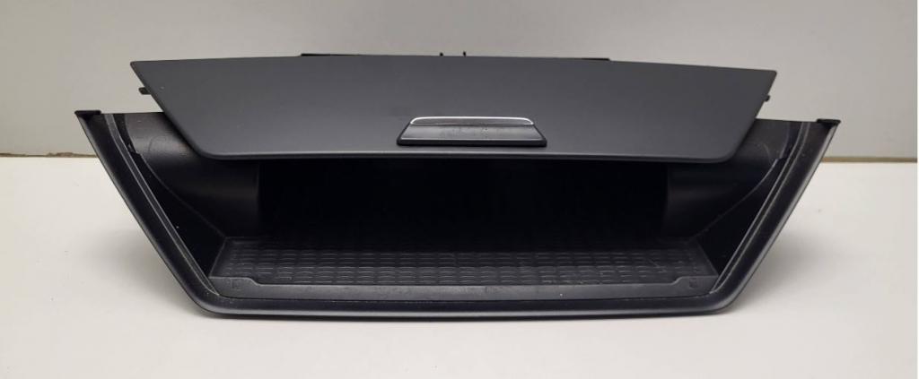 BMW X1 E84 2009-2015 hatchback 2.0 D diesel MT 100 kW 2011  Priehradka (kastlík) 2991263