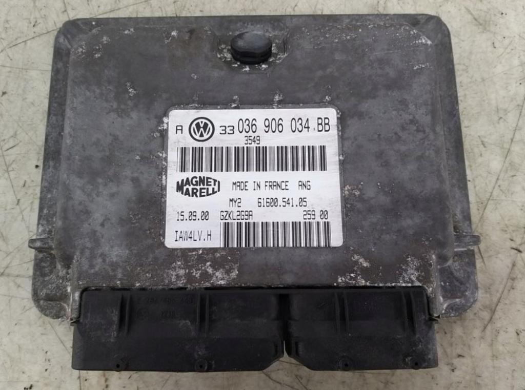 Volkswagen Bora 0  0 combi 1.6 16v petrol MT 77 kW 2001  Riadiaca jednotka motora 036906034BB