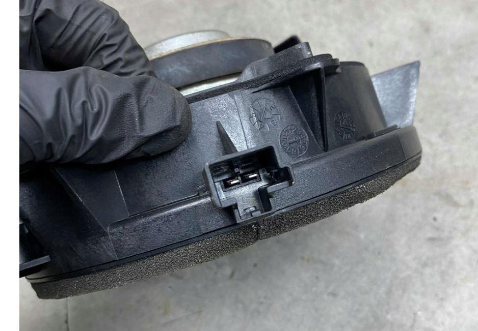 Volvo S40 II 2004-2012 sedan 2.0 D diesel 110 kW 2012  Reproduktor 30752084