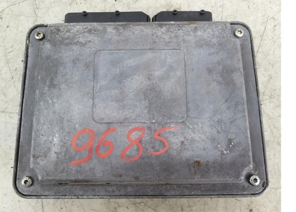 Volkswagen Bora 0  0 combi 1.6 16v petrol MT 77 kW 2001  Riadiaca jednotka motora 036906034BB