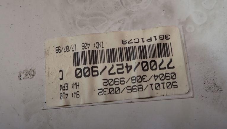 Renault Megane I 1995-2003 hatchback 1.6 16v petrol MT 79 kW 2002  Prístrojová doska 7700427900C