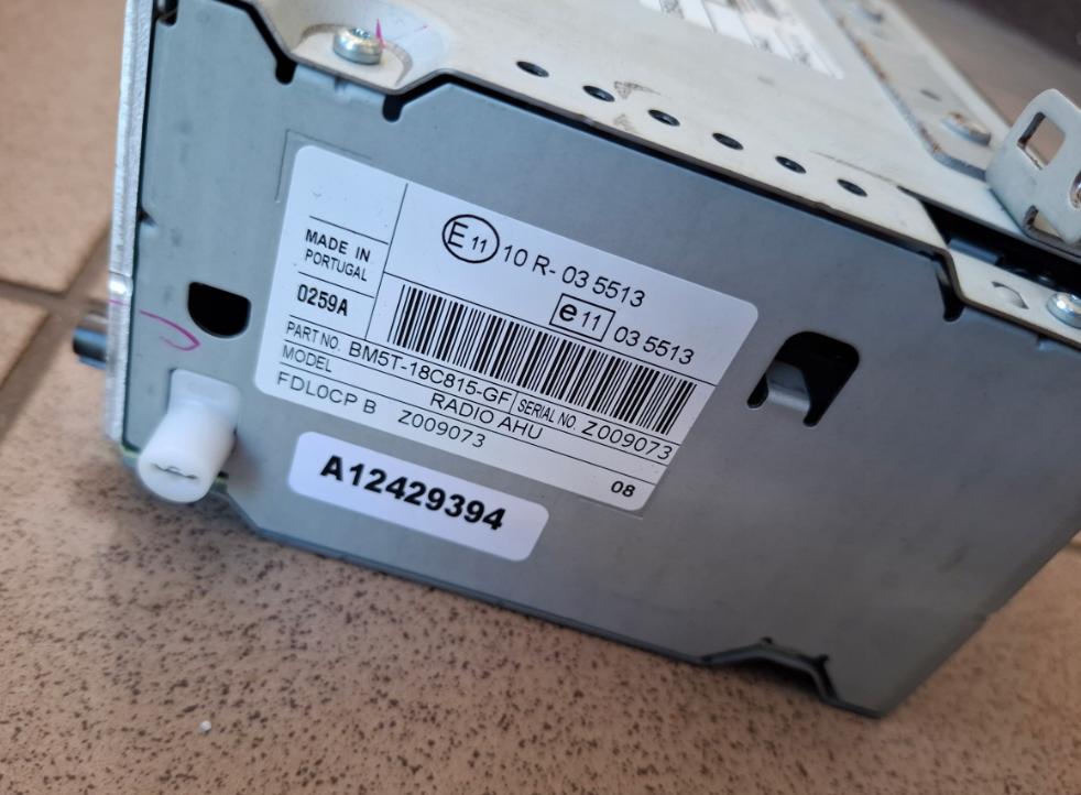 Ford Focus Mk3 2010-2018 sedan 1.6 TDCI diesel MT 70 kW 2011  Rádio BM5T-18C815-GF