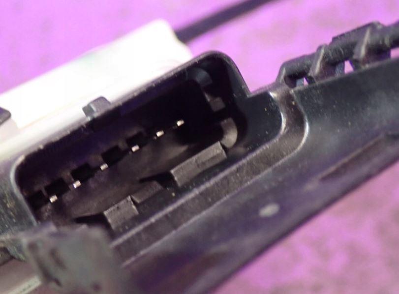 Citroen C-Elysee II 2012- sedan 1.6 16v petrol MT 85 kW 2017  Zámok dverí predný pravý 190273