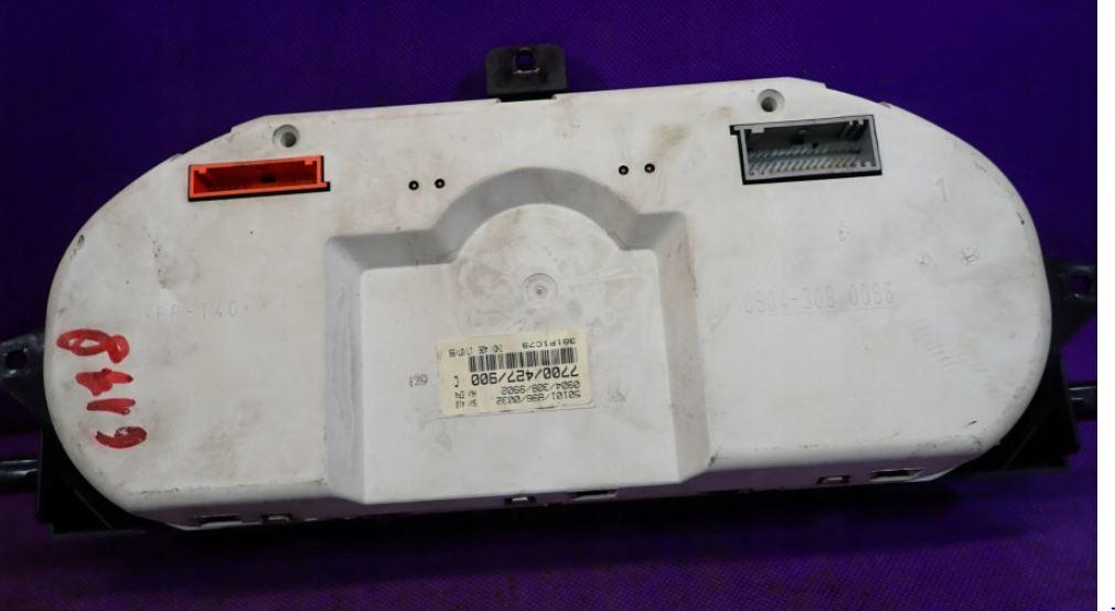 Renault Megane I 1995-2003 hatchback 1.6 16v petrol MT 79 kW 2002  Prístrojová doska 7700427900C