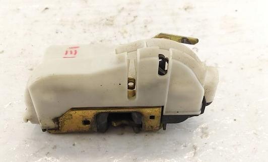 Volkswagen Golf III 1991-1998 1.6 8v petrol MT 74 kW 2000  Zámok dverí predný pravý 1H1837016L