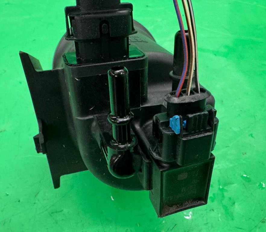 Opel Insignia A 2008-2017 hatchback 2.0 CDTI diesel MT 118 kW 2009  Obal palivového filtra 1011208000