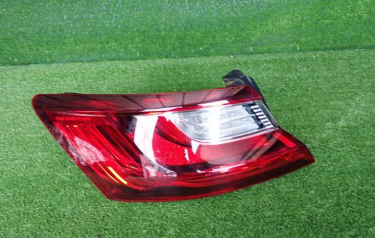 Renault Megane IV 2016-2024 hatchback 1.2 TCE petrol MT 97 kW 2016  Svetlo zadné ľavé LED EDGE DESING 265558986R 