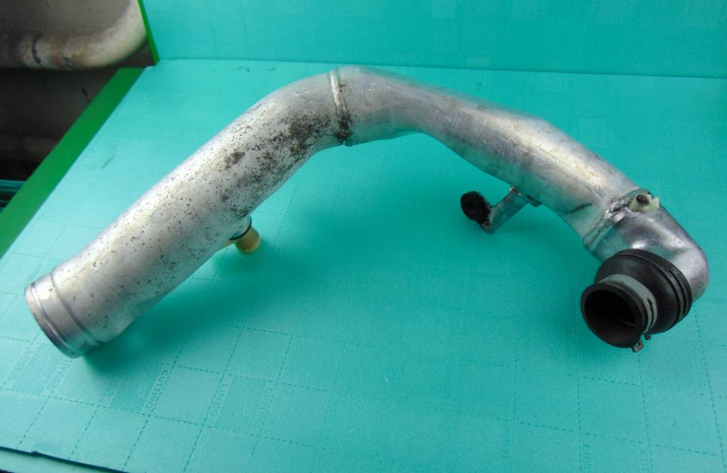 Audi A3 8L 1996-2003 hatchback 1.6 petrol MT 74 kW 1998  Rúrka chladenia vzduchu 1J0129654AJ