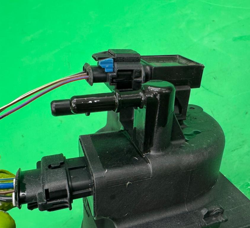 Opel Insignia A 2008-2017 hatchback 2.0 CDTI diesel MT 118 kW 2009  Obal palivového filtra 1011208000