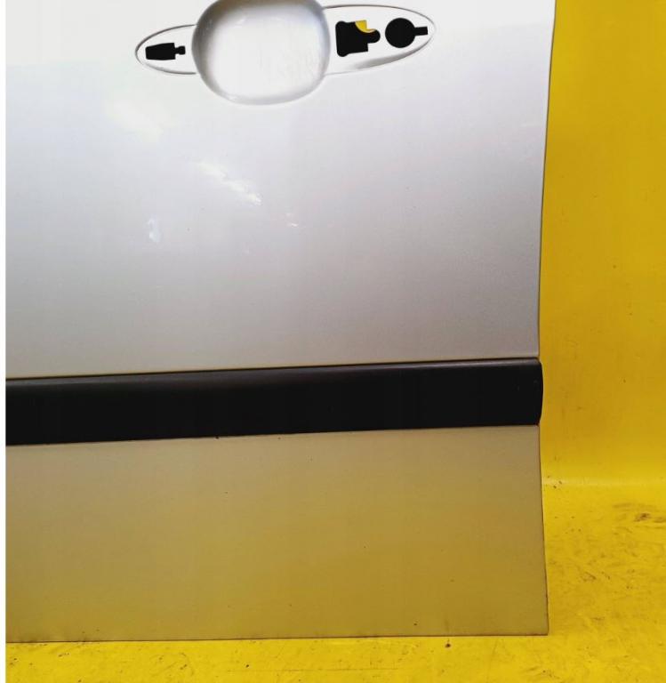 Ford Focus Mk1 1998-2004 sedan 1.8 TDDI diesel MT 66 kW 2004  Dvere predné ľavé