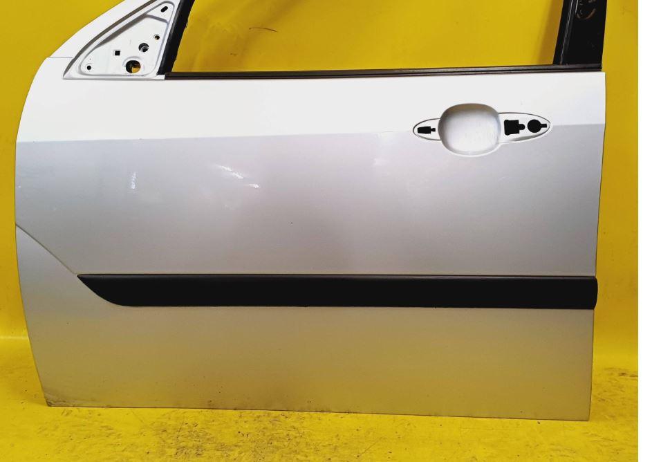 Ford Focus Mk1 1998-2004 sedan 1.8 TDDI diesel MT 66 kW 2004  Dvere predné ľavé