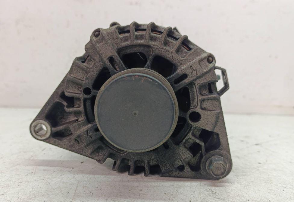 Hyundai I40 combi 1.7 CRDI diesel MT 100 kW 2013  Alternátor 373002A805