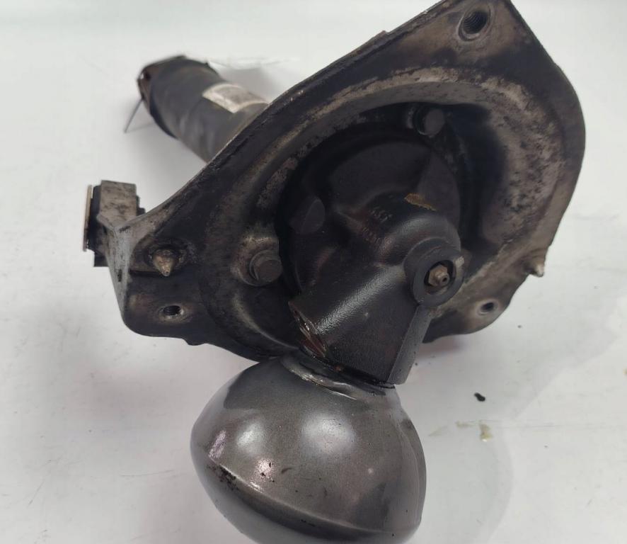 Citroen C5 II 2008-2017 sedan 2.0 HDI diesel 2011 Tlmič predný pravý 9674996780