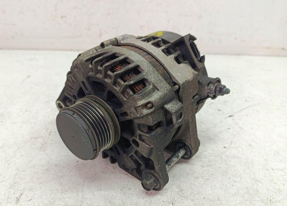 Hyundai I40 combi 1.7 CRDI diesel MT 100 kW 2013  Alternátor 373002A805