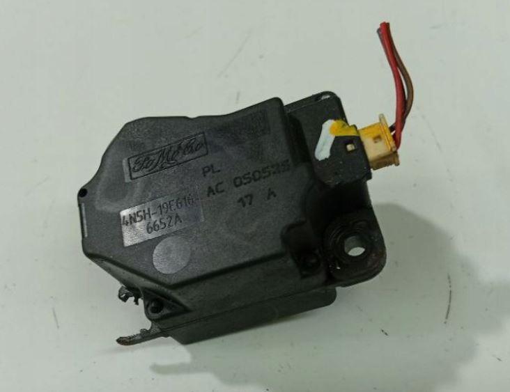 Volvo V50 combi 1.6 D diesel MT 80 kW 2006  Motorček kúrenia 4N5H-19E616-6652A AC060531