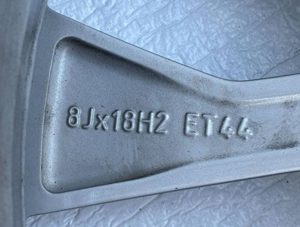 Skoda Superb IV 2023- sedan   Hliníkový disk 3P0601025E 18R 8J ET44 5x112