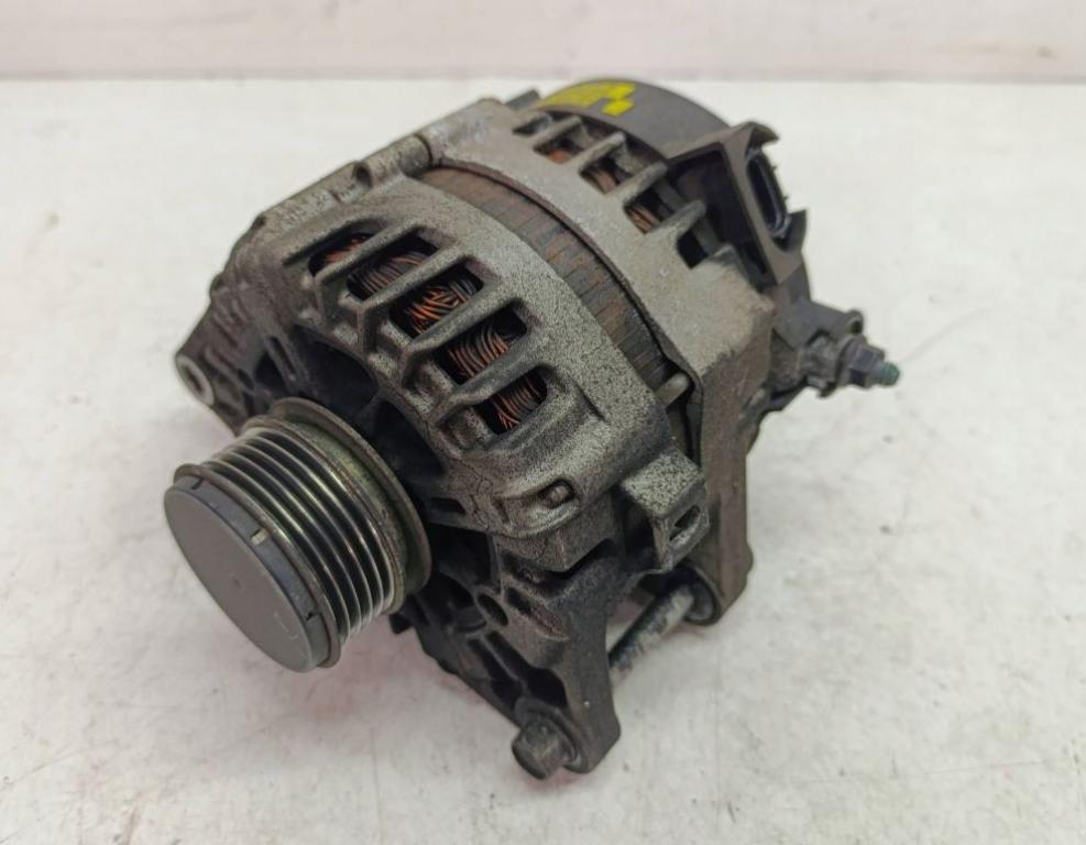 Hyundai I40 combi 1.7 CRDI diesel MT 100 kW 2013  Alternátor 373002A805