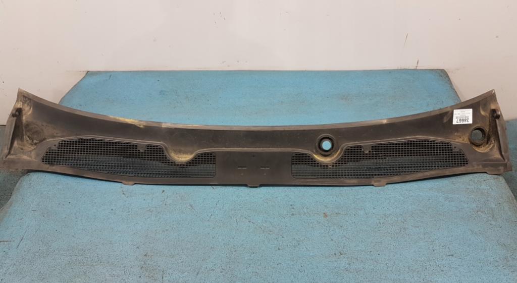 Renault Fluence sedan 1.5 DCI diesel MT 63 kW 2010  Torpédo (plast pod čelným sklom) 668110020R