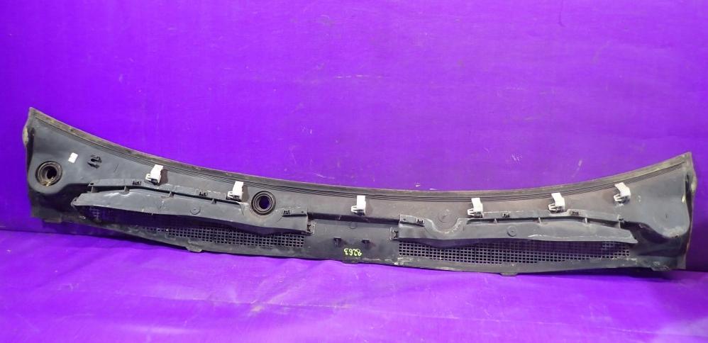 Renault Fluence sedan 2015  Torpédo (plast pod čelným sklom) 668110020R