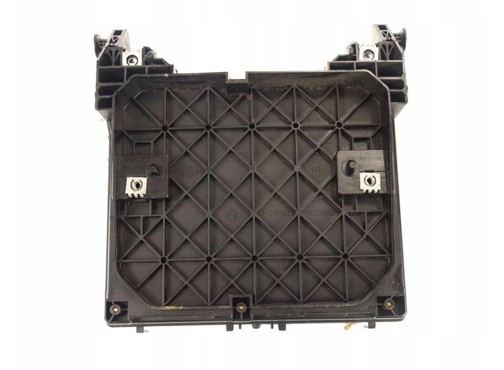 Seat Alhambra I 1996-2010 hatchback 1.9 TDI diesel 85 kW 2002  Poistková skrinka 7M3962258AD