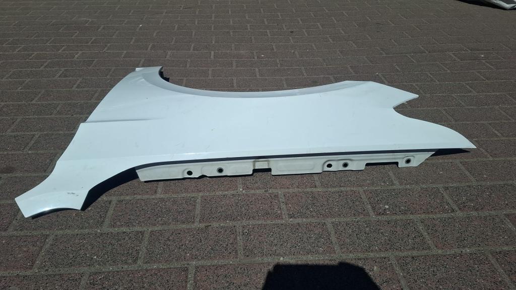 Volkswagen Passat B8 2014- combi 2.0 TDI diesel AT 110 kW 2015  Blatník predný ľavý