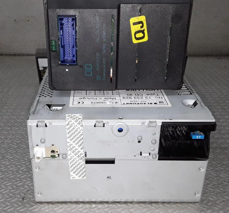 Opel Signum hatchback 1.9 CDTI diesel 110 kW 2004  Rádio 24461295 13233929
