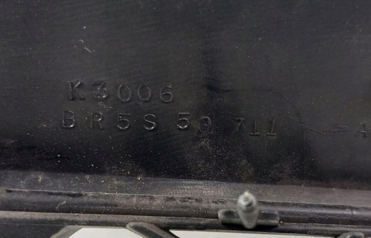 Mazda 3 I BK 2003-2009 sedan 1.6 CITD diesel MT 80 kW 2005  Mriežka predná (maska chladiča) BR5S50711