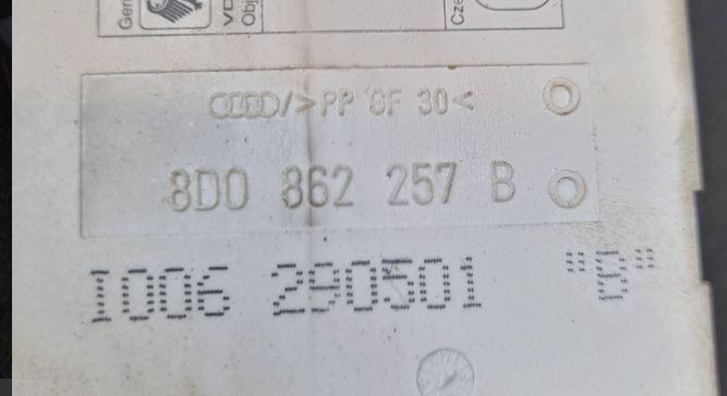 Audi A3 8L 1996-2003 hatchback 1.6 petrol MT 74 kW 1998  Pumpa centrálneho zámku 8D0862257B