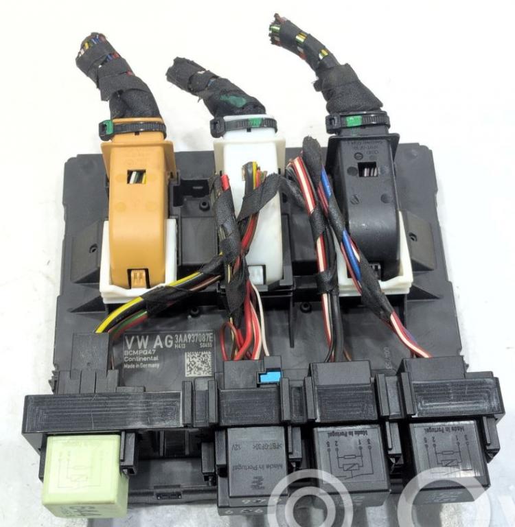 Volkswagen Passat B7 2010-2014 combi 2.0 TDI diesel MT 103 kW 2014  Modul 3AA937087E