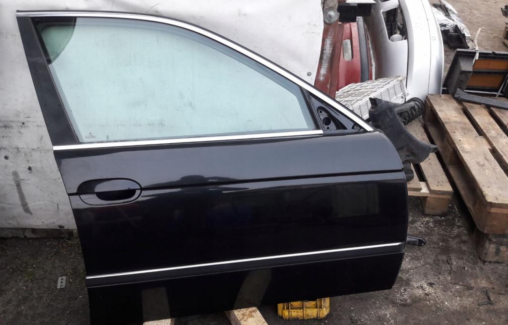 BMW 5 E39 1996-2003 combi 2.0 petrol MT 110 kW 1997  Dvere predné pravé