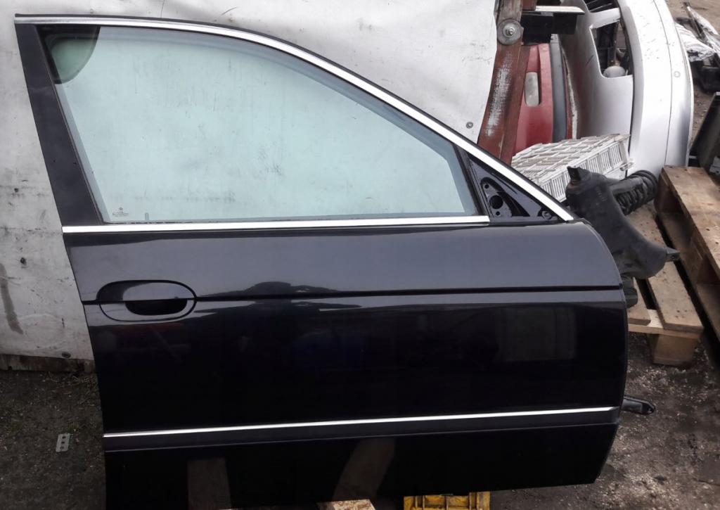 BMW 5 E39 1996-2003 combi 2.0 petrol MT 110 kW 1997  Dvere predné pravé