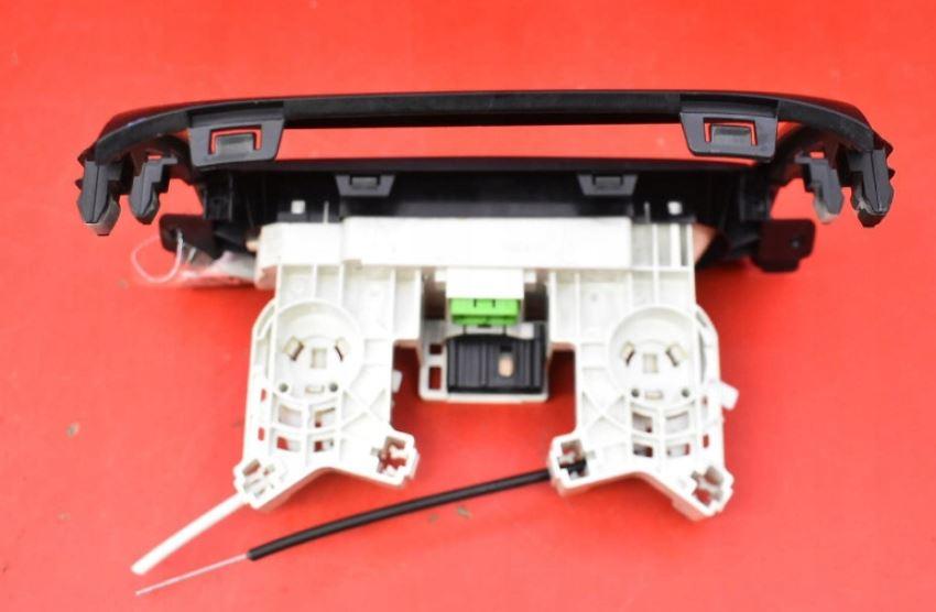 Suzuki SX4 I 2006-2014 hatchback 1.6 16v petrol MT 79 kW 2008  Panel kúrenia/klimatizácie