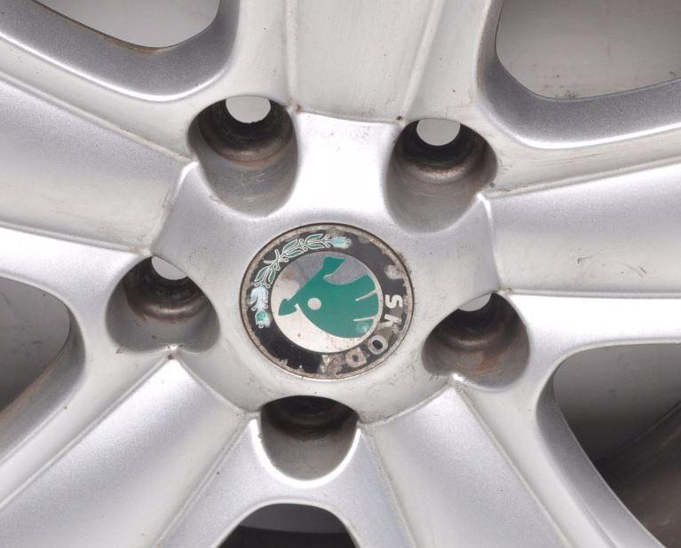 Skoda Yeti 2009-2017 hatchback 1.8 TSI petrol MT 118 kW 2009  Hliníkový disk 5L0601025B    R17 7J 5X112
