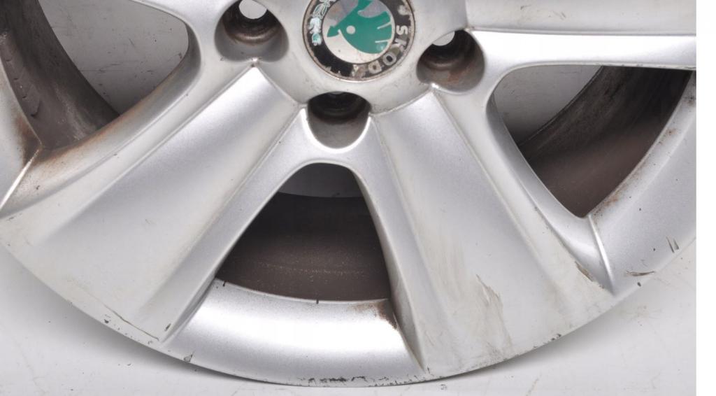 Skoda Yeti 2009-2017 hatchback 1.8 TSI petrol MT 118 kW 2009  Hliníkový disk 5L0601025B    R17 7J 5X112