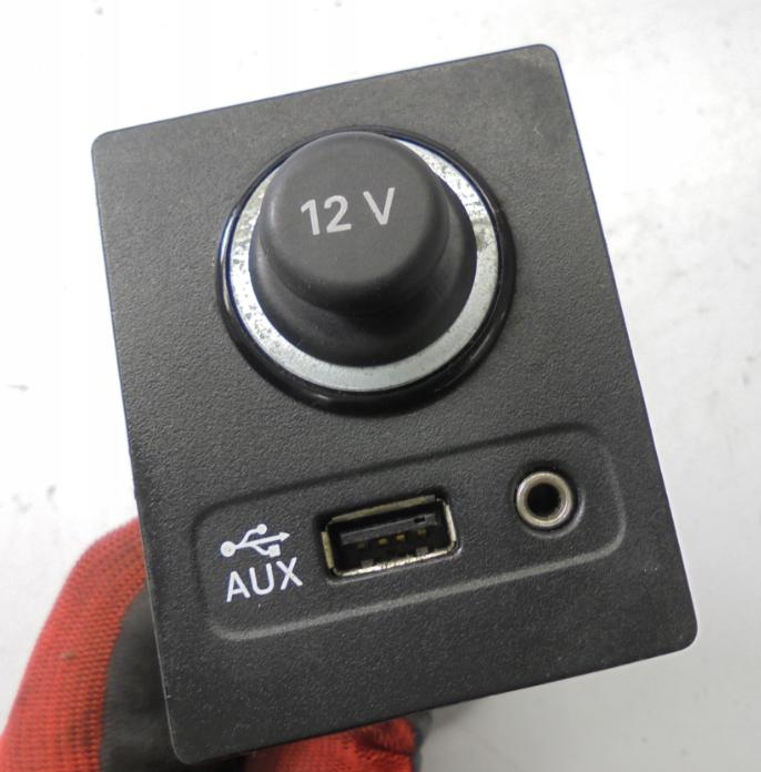 Skoda Superb III 2015-2024 combi   USB port 5Q0035726E