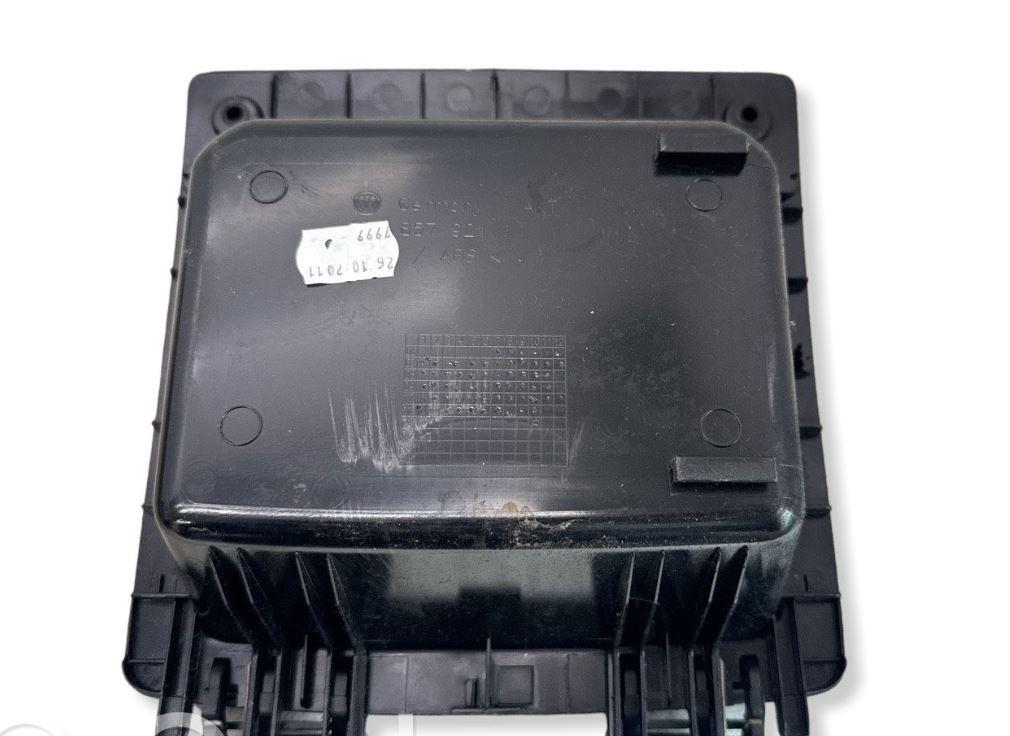 Volkswagen Touran I 2003-2015 hatchback 1.9 TDI diesel AT 77 kW 2006  Priehradka (kastlík) 1T1857921E