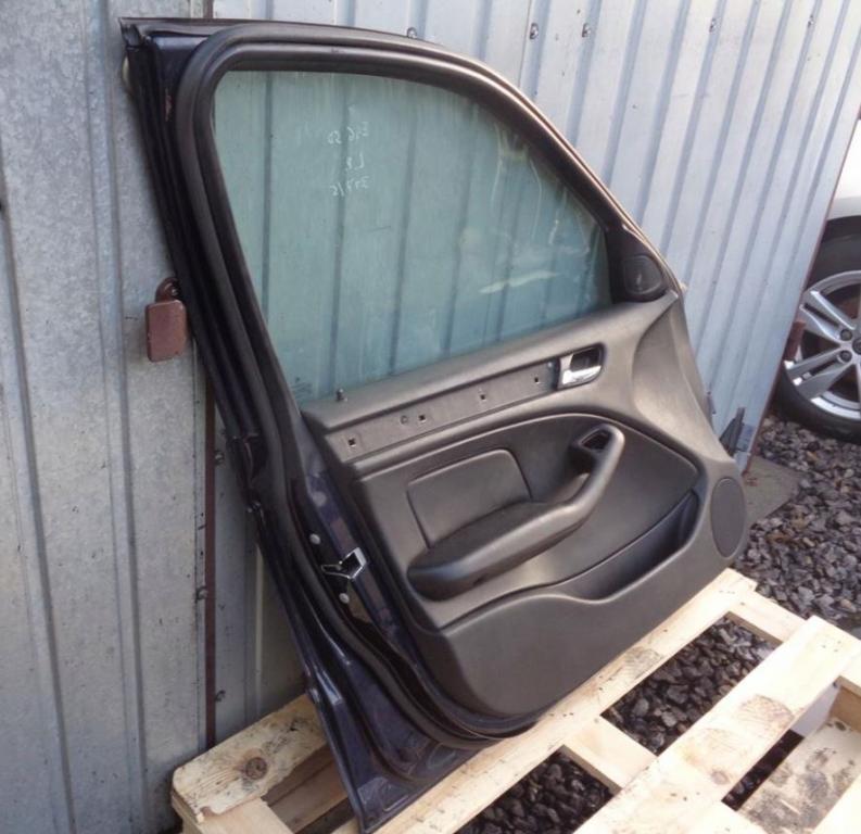 BMW 3 E46 1998-2007 combi 2.0 D diesel MT 100 kW 2001  Dvere predné ľavé