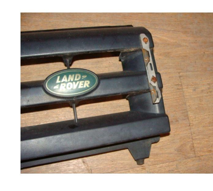 Land Rover Discovery II 1998-2004 suv 2.5 TD diesel 102 kW 2003  Mriežka predná (maska chladiča)