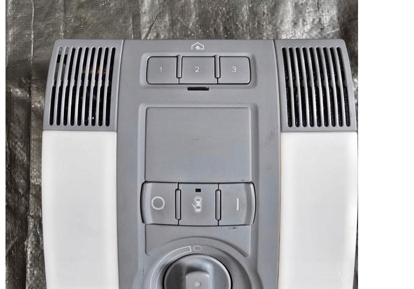 Audi A8 D3 2002-2009 sedan 4.2 TDI diesel AT 240 kW 2005  Osvetlenie interiéru 4E0907135A