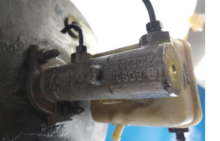 Volkswagen Golf IV 1997-2003 combi 1.9 SDI diesel MT 50 kW 2003  Posilňovač bŕzd 1J1614105H